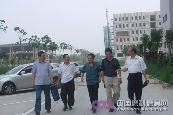 涂協(xié)探討建立涂附磨具技術(shù)信息、專家委員會，促進行業(yè)又快又好發(fā)展