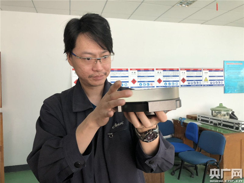 大國(guó)工匠航天研磨師葉輝：誤差0.05微米 比智能機(jī)器精準(zhǔn)10倍
