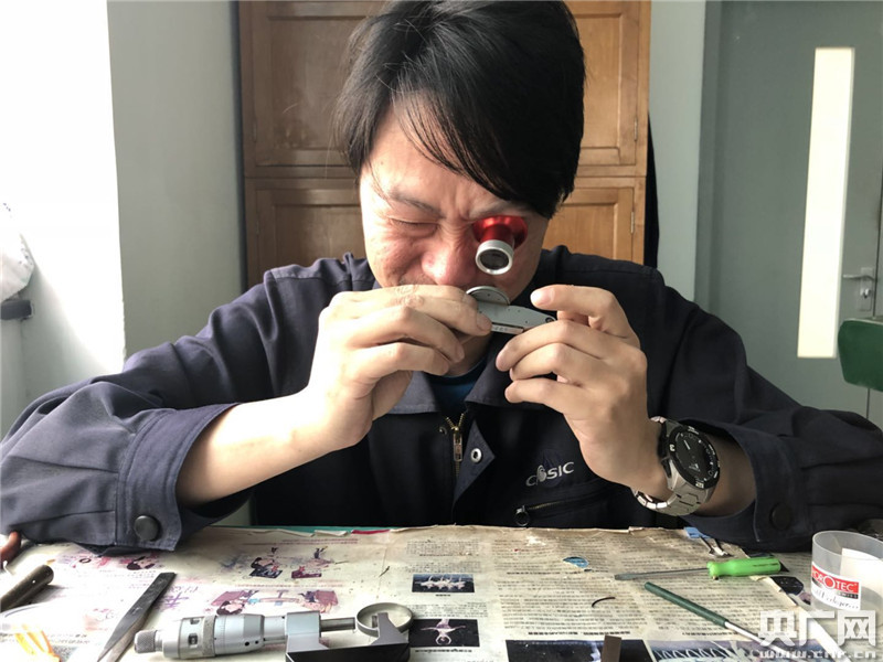 大國(guó)工匠航天研磨師葉輝：誤差0.05微米 比智能機(jī)器精準(zhǔn)10倍