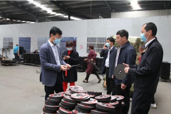 郟縣檢察院黨組書記走進當地磨企，幫企業解難題 助力復工復產